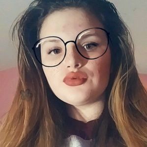 Meet your Posher, Nikki